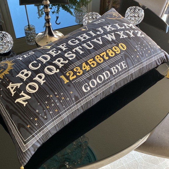 Ouija cushion like new - Picture 7 of 12